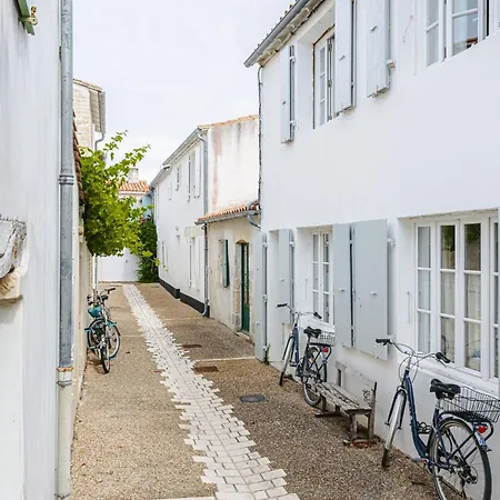Charming Fisherman's In Ars En Re Semesterbostad *